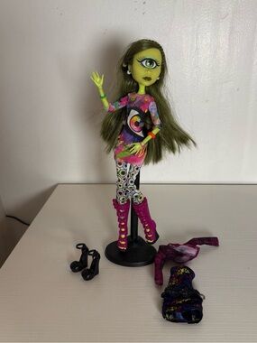 monster high Green Cyclops Doll with Pink Boots and Multi-Color Outfit